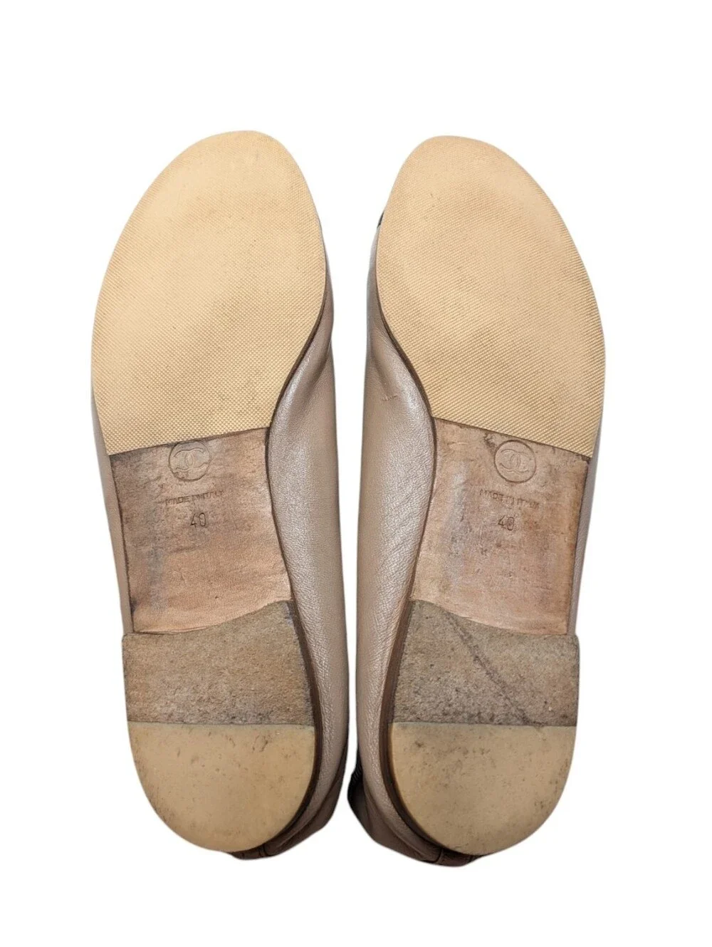 Chanel Nude Beige Leather Cap Toe Interlocking CC Ballet Flats Size EU 40
